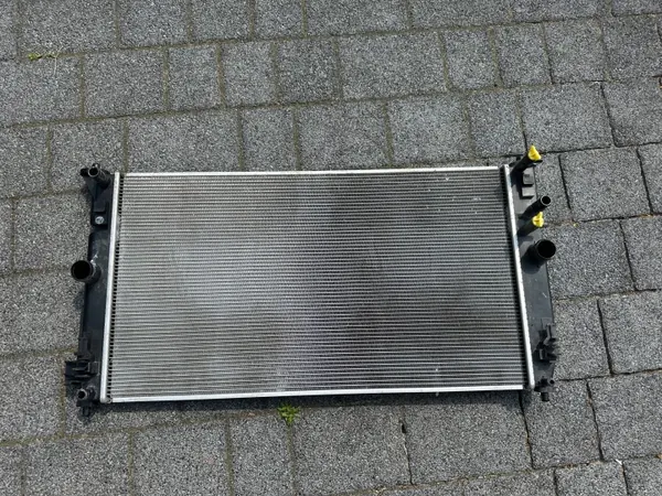 OEM 1640037310 Vesijäähdytin Lexus UX 250H:lle image 2