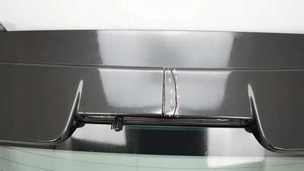 OEM 360201582 Tapa Maletero Trasera Renault Megane III image 9