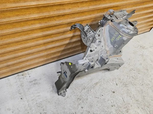 Tocar parts AYGO X 2VK Oikea Sivuhame - Käytetty image 3