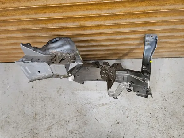 Tocar parts AYGO X 2VK Oikea Sivuhame - Käytetty image 5