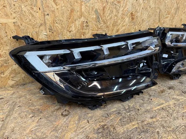 Koko etu vasen oikea ajovalot Renault Austral Full LED image 2