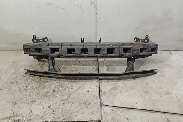 Etupuskuri VW PASSAT B7 ALLTRACK 3C0807093 image 3