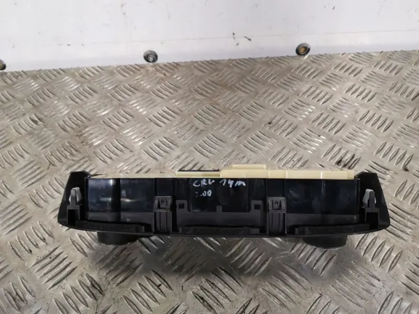 Honda CR-V ilmastointipaneeli OEM FBZ3467 image 3