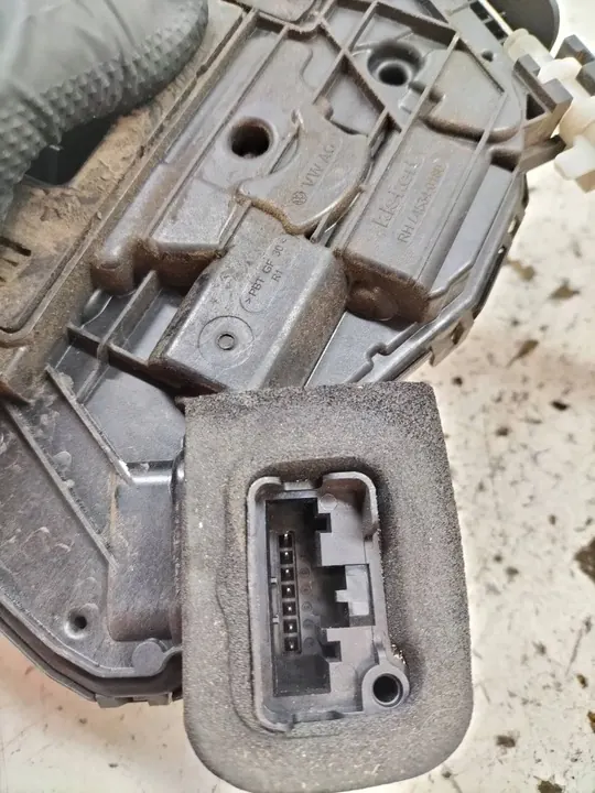 Höger Framdörrlås Skoda Fabia III (2014- ) OEM B6A-5TB837016A image 5