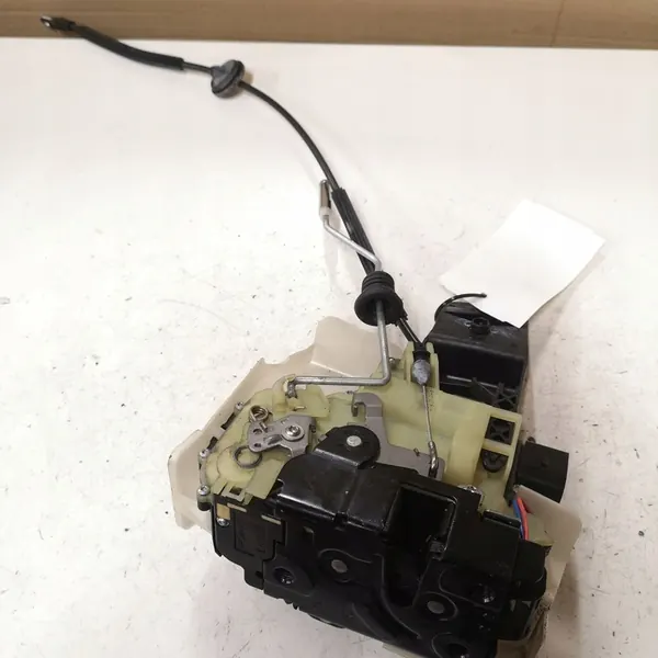 Linke Vordertürschloss SKODA SUPERB I 3B0837 image 3