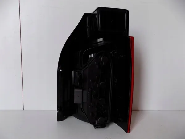 Volkswagen Transporter T5 - Lámpara Trasera Izquierda - 7H0945095J image 4