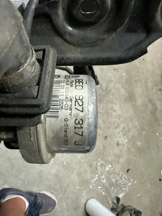Bromsvakuumpump Audi A8 D4 8E0927317J image 3