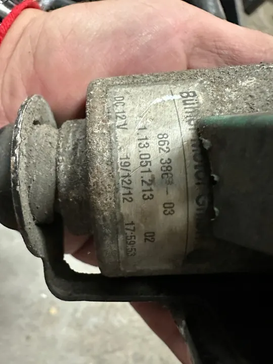 Bromsvakuumpump Audi A8 D4 8E0927317J image 4