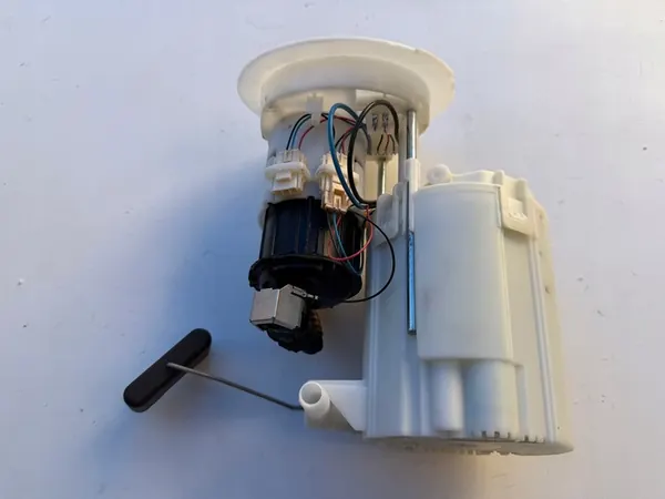 Brandstofpomp 8K0919051P AUDI A4 B8 A5 8T image 2