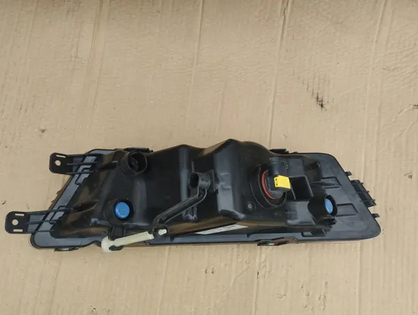 Farol Halógeno Esquerdo Skoda Octavia III OEM 5E0941701E image 2