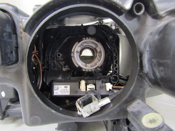 SKODA SUPERB II Xenon Ajovalo Oikea 08-13 OEM 3T1941016E image 9