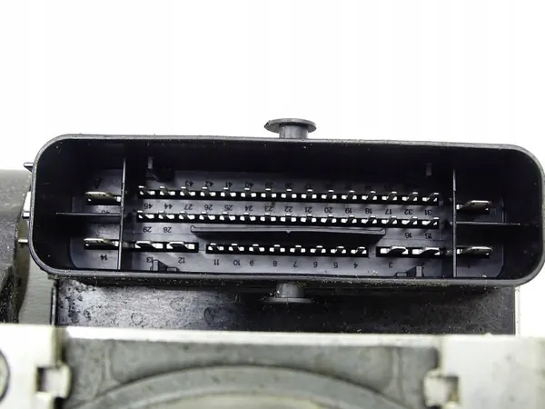 Audi ABS-pumppu OEM 5Q0614517CE - Käytetty Kunnossa image 5