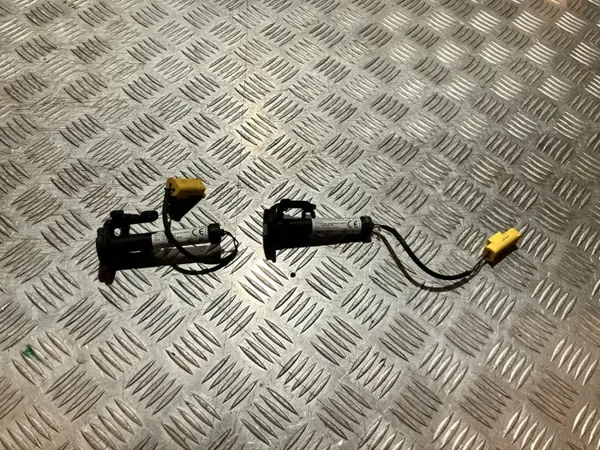 OEM TM31711 BMW X1 F48 2015- Fermoirs de Capot Complet image 2