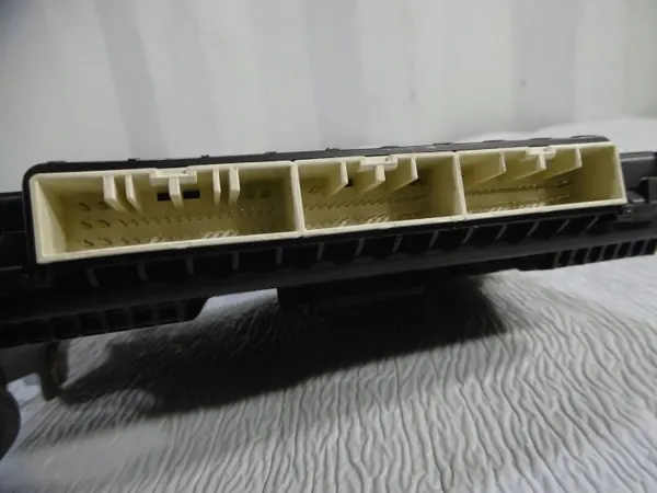 Kia Stinger GT Fläktmotstånd OEM 95400J5450 image 4