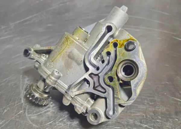 Pompe à huile OEM 06H115105BT pour moteur VW 2.0TFSI image 5