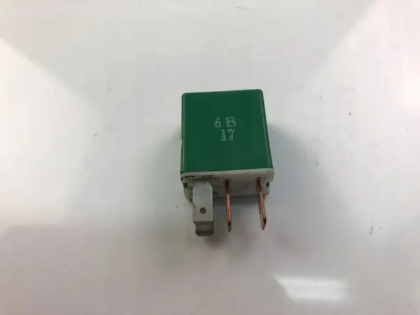 Relé Mazda CX-5 OEM 1567004200 - Usado image 3