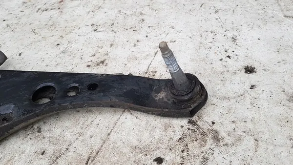 Braccio di Controllo Anteriore Inferiore Destro Opel Corsa K 15- OEM 39021473 image 2