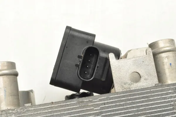 Intercambiador de calor BMW i4 G26 OEM 9418878 Usado image 5