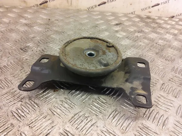 Ford Kuga II 2016 Left Engine Mount Bracket image 3