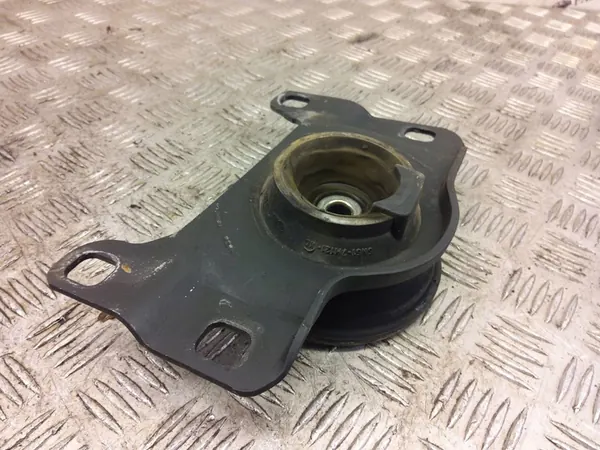 Ford Kuga II 2016 Left Engine Mount Bracket image 4