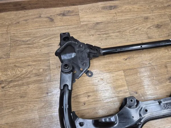 BMW Voorophangingbalk OEM 6872118 - Gebruikt image 8