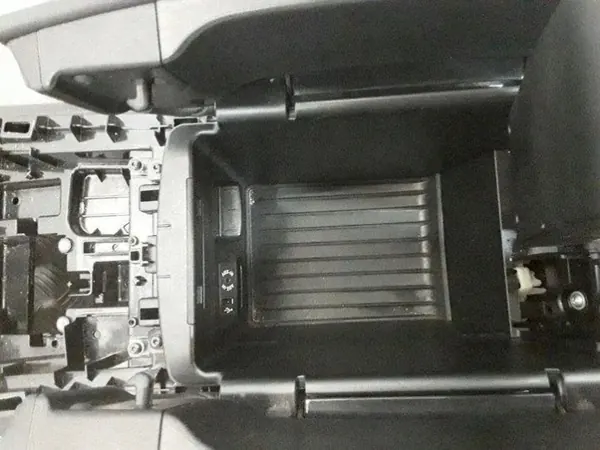 Accoudoir BMW X5 OEM 9252117 pour F15/F85 image 4