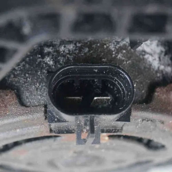 Framstötfångare Opel Corsa D 1.2L OEM 560961104 image 6