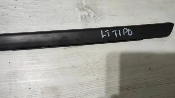 Fiat Tipo II HB 19r. 1.4 Linker achter schraapstrip OEM 0011L1 image 4
