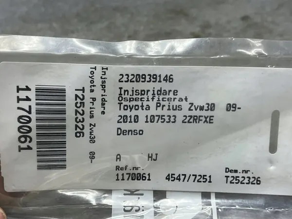 Toyota Prius (XW30) 2012 Polttoaineen ruisku 2325037010 image 5