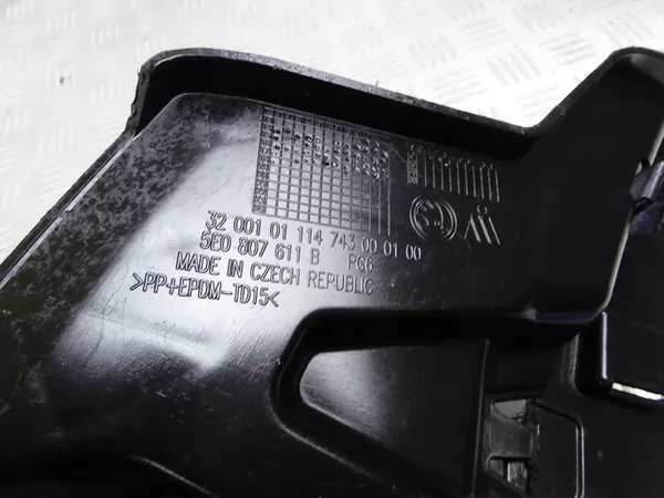 Skoda OE 5E0807611B nedre stötfångarskydd image 10