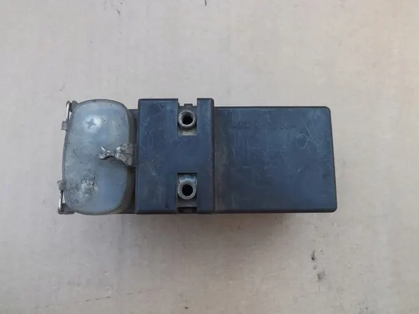 VW Golf 3 III Passat B4 Fläktstyrmodul 357919506A image 2