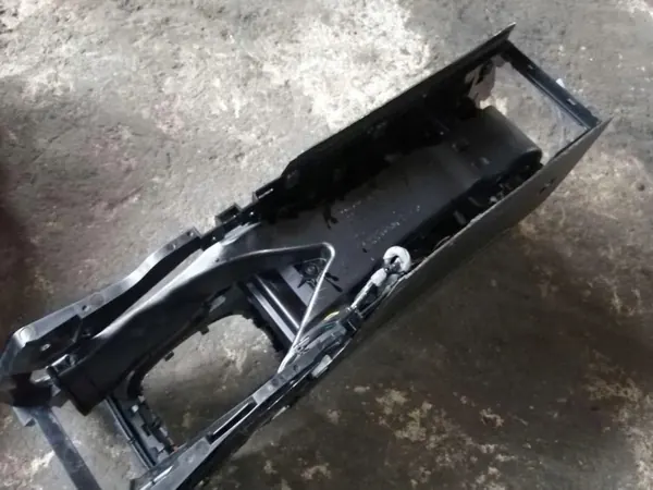 Accoudoir OEM 22792682 pour Opel Insignia A Berline 2009 image 5