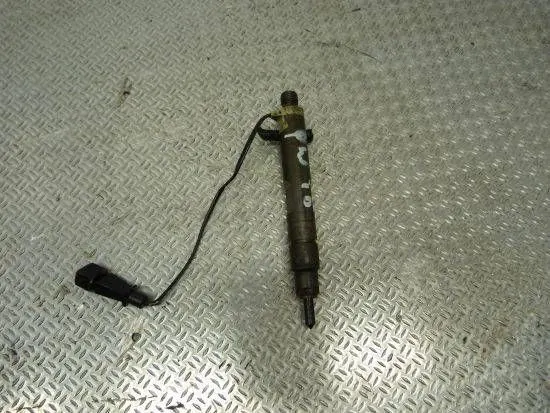 Iniettore AUDI A4 B5 1.9 TDI 028130201J image 2