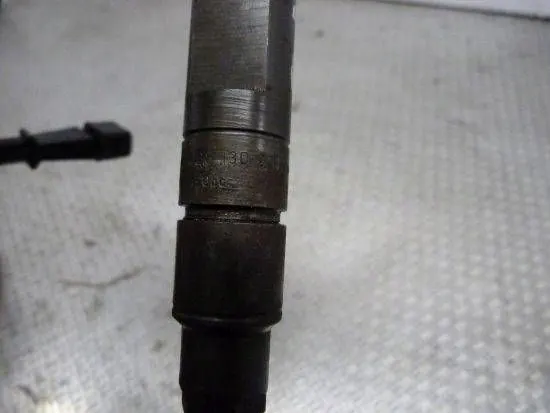 Iniettore AUDI A4 B5 1.9 TDI 028130201J image 3