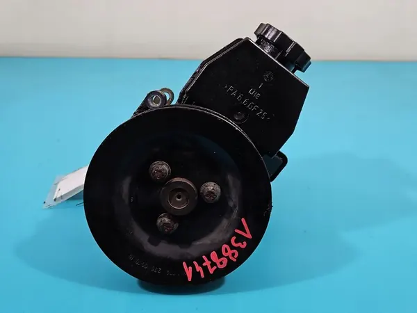 Bomba de direção assistida Mercedes W210 2.2D OEM 0024662201 image 2