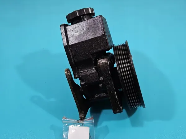 Bomba de direção assistida Mercedes W210 2.2D OEM 0024662201 image 3