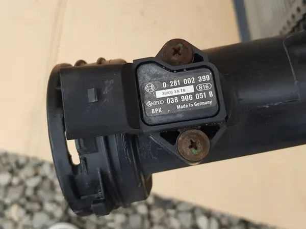 Intercooler / VW Touran I Golf V Passat B6 1.9 TDI 2.0 TDI image 4