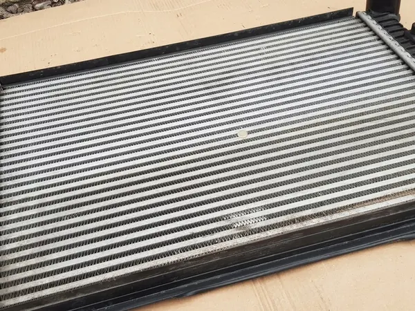 Intercooler / VW Touran I Golf V Passat B6 1.9 TDI 2.0 TDI image 6