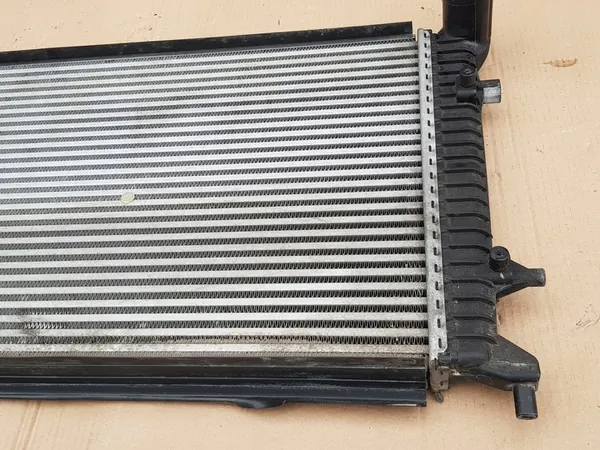 Intercooler / VW Touran I Golf V Passat B6 1.9 TDI 2.0 TDI image 7