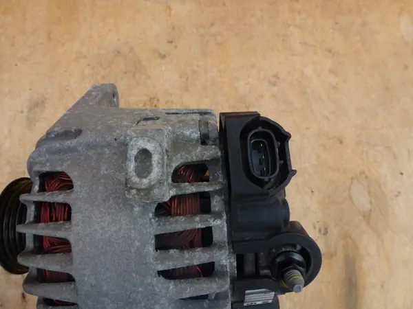 KIA HYUNDAI 1.6 GDI Vaihtovirtageneraattori 37300-2B600 image 3