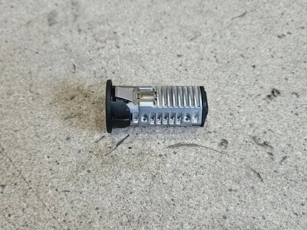 USB-pistorasia Taka Porsche Macan (95B) OEM 95B035222 image 6