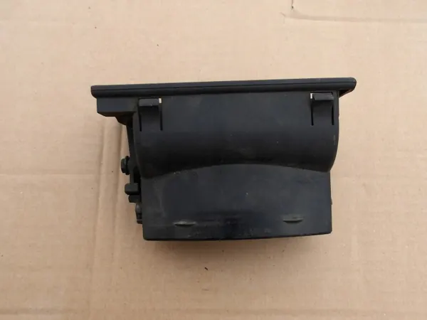 Grille d'aération latérale droite OEM SDV08778 Mercedes image 3