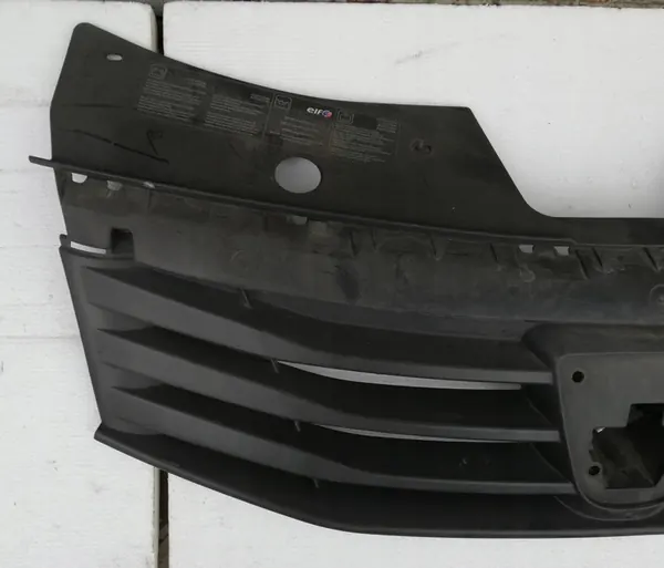Front Grill Dacia Sandero 08- OEM 8200735104 image 2