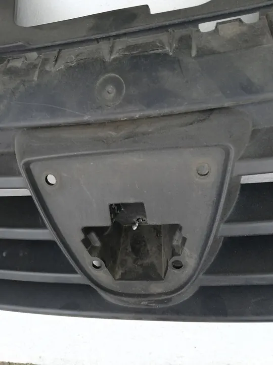 Front Grill Dacia Sandero 08- OEM 8200735104 image 4