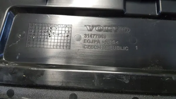 Guardaobjetos pasajero Volvo XC40 OEM 31477549 image 10