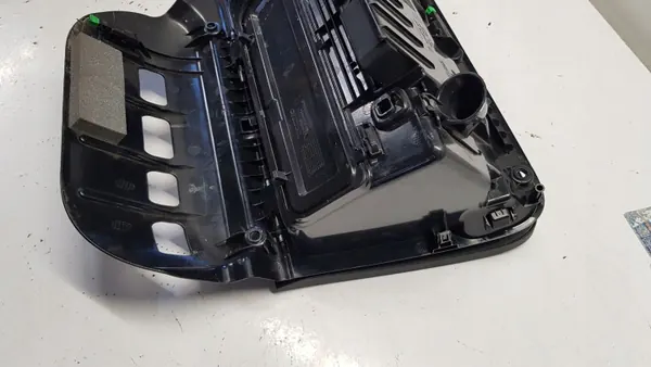 Guardaobjetos pasajero Volvo XC40 OEM 31477549 image 9