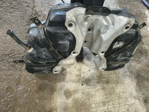 Jeep Grand Cherokee polttoainesäiliö OEM 04578786AI image 4
