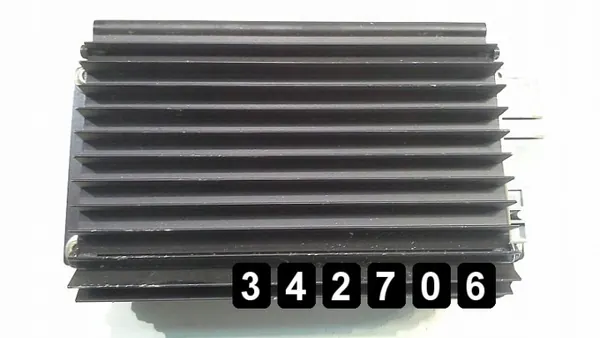 Amplificador de Áudio Mercedes OEM AM-342706 Usado image 2