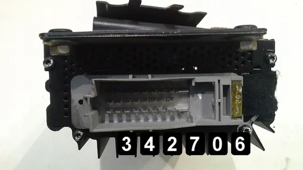 Amplificador de Áudio Mercedes OEM AM-342706 Usado image 4