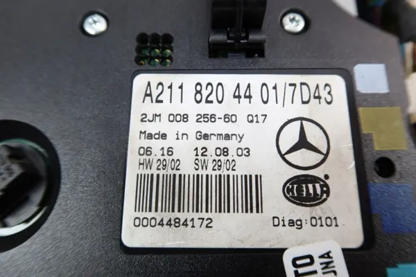 Plaquette éclairage toit ouvrant Mercedes W211 OEM 2118204401 image 4